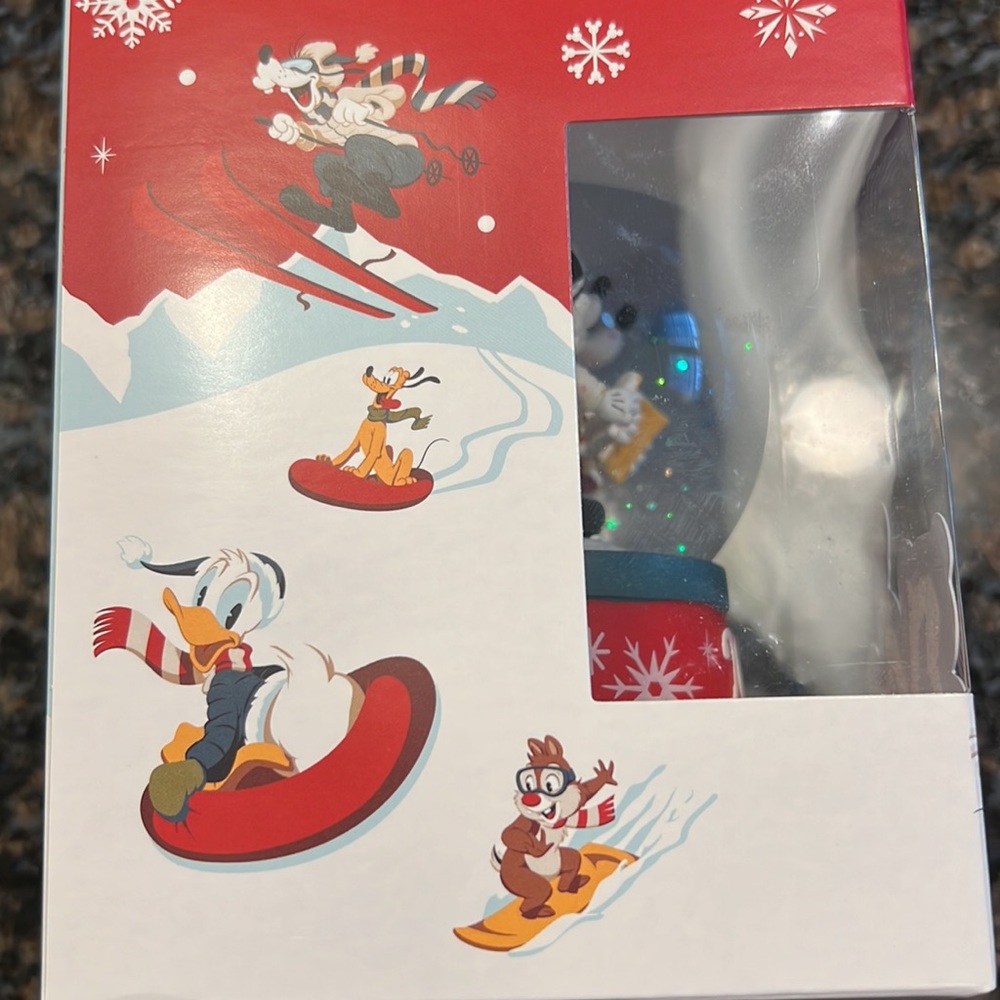 Disney Mickey Mouse and Minnie Christmas snow globe 2021 - Picture 4 of 5